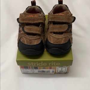 Almost new and in great condition boys shoes.